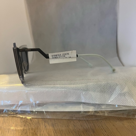 Fendi sunglasses frame FF 0117 - Picture 4 of 4